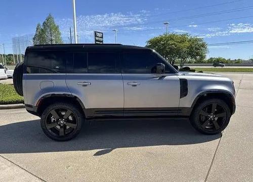 Land Rover Defender 2023