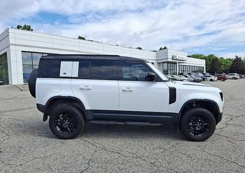 Land Rover Defender 2024